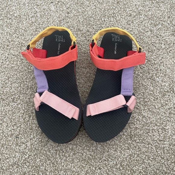 NWOT🔥 - Picture 1 of 3